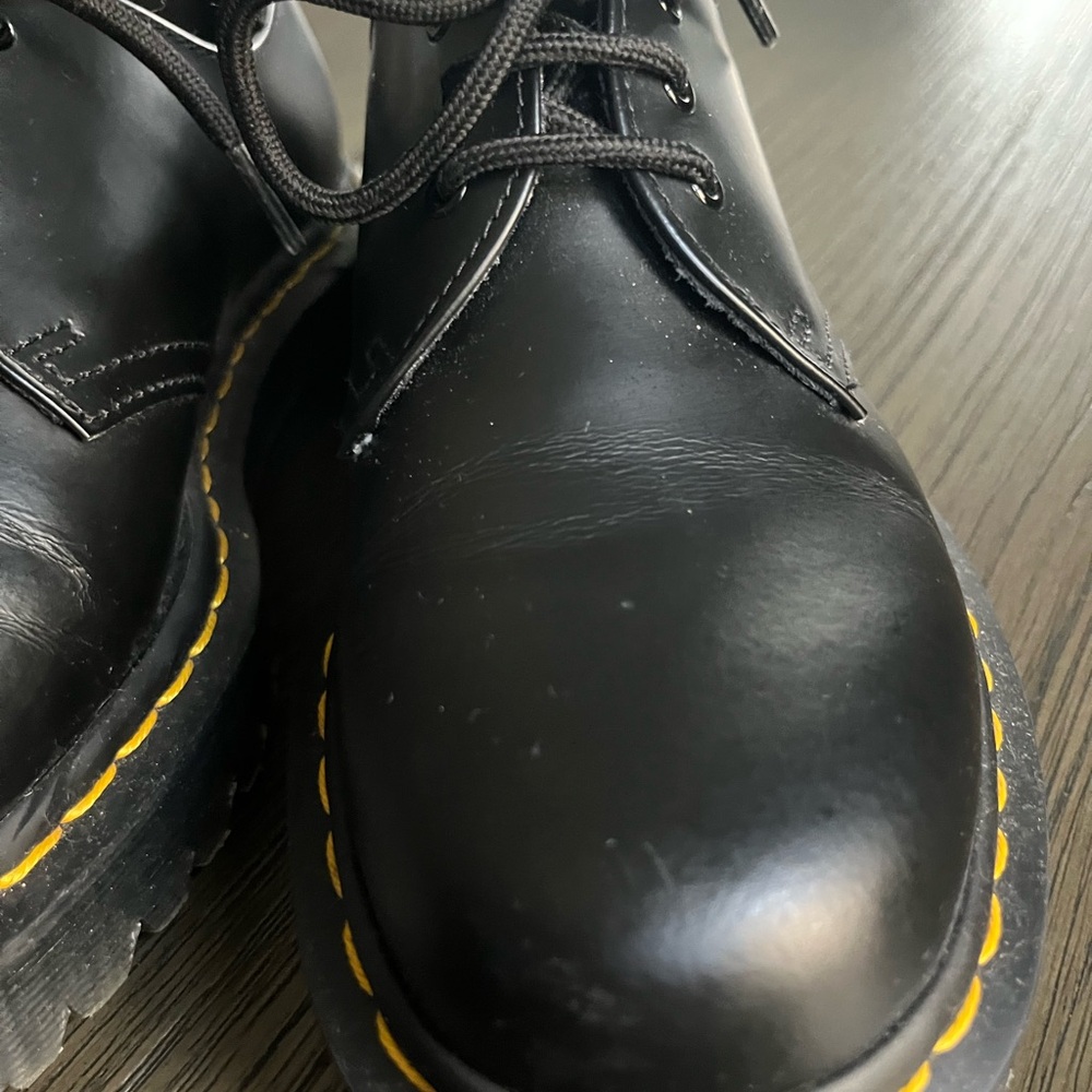 Dr. Martens Black Leather Lace-Up Oxfords Yellow Stitching US Women’s 8 Men’s 7 - Picture 3 of 10